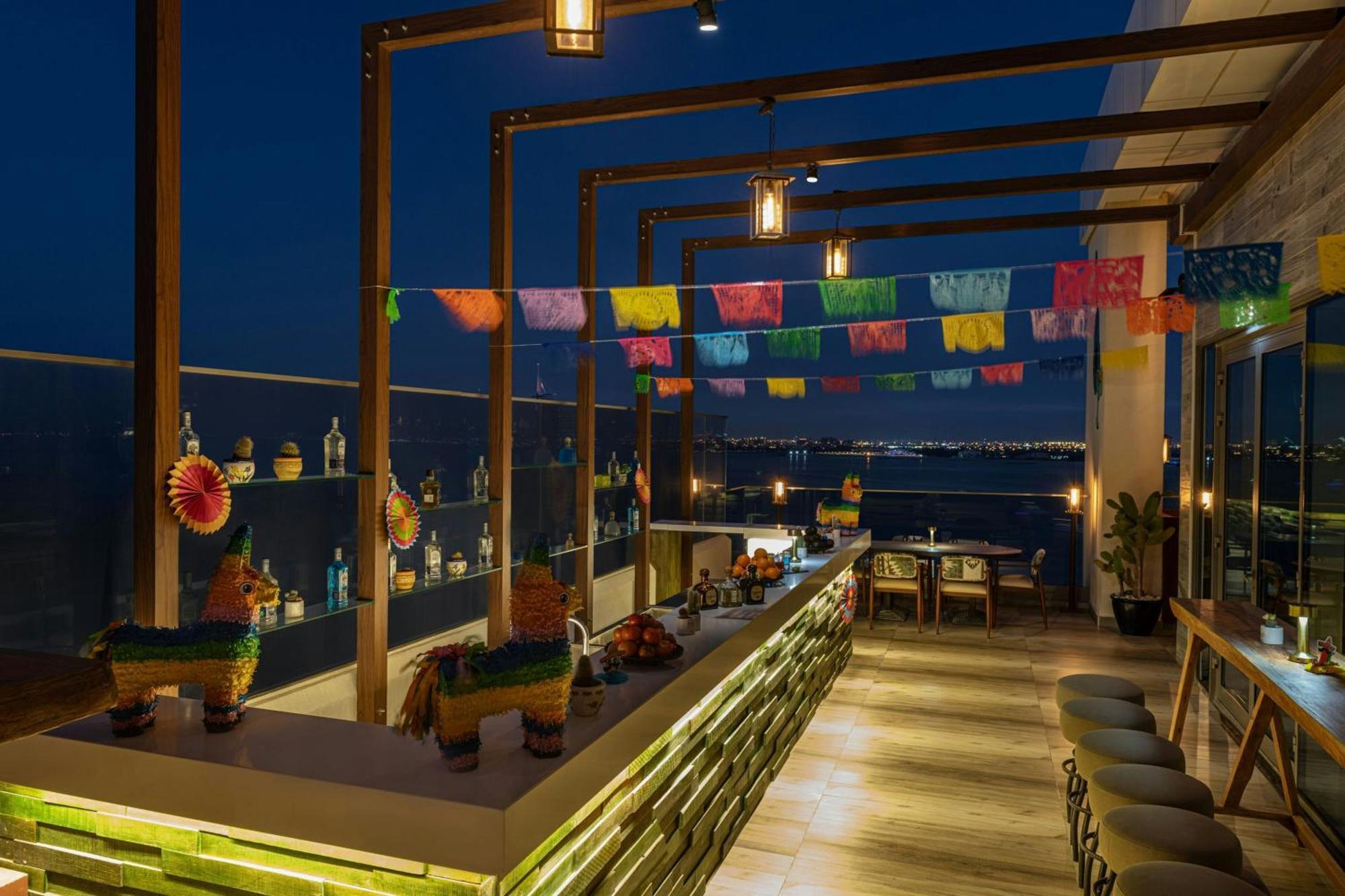 Aloft Palm Jumeirah Dubái Exterior foto